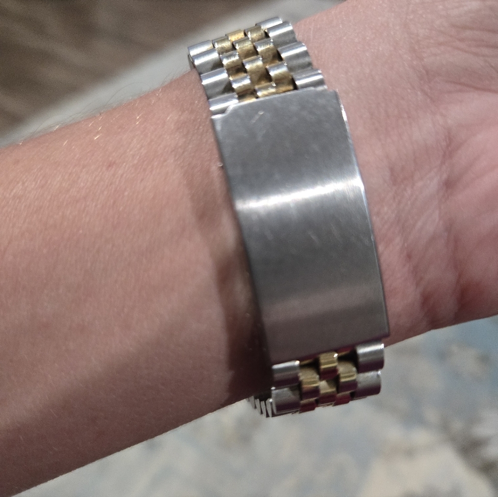 Sandoz Gold and Silver Vintage Watch - Picture 4 of 5